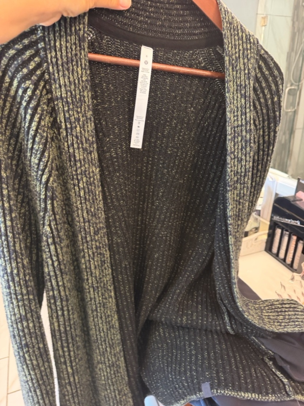 Lululemon - Picture 7 of 13
